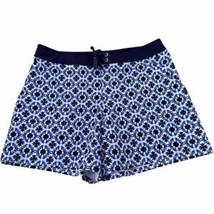Tommy Bahama Women’s Blue Geometric Print Shorts, size Large